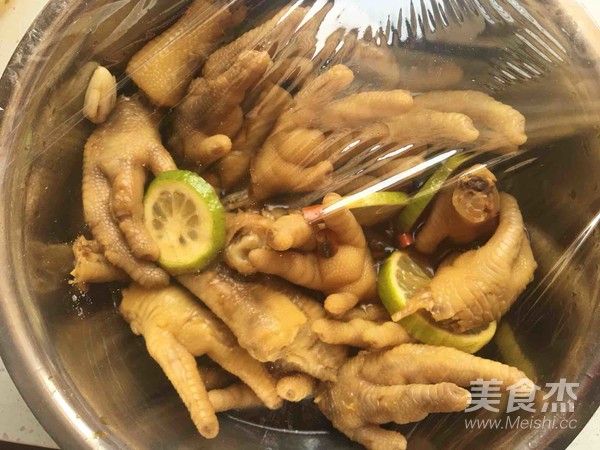 柠檬鸡爪的做法