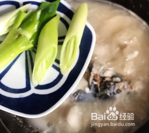 奶白鱼头汤步骤