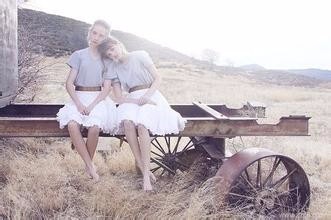 友谊的小船说翻就翻，我们应该怎样与朋友相处？