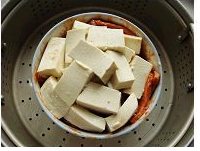 肥而不腻，入口即化的腐乳扣肉