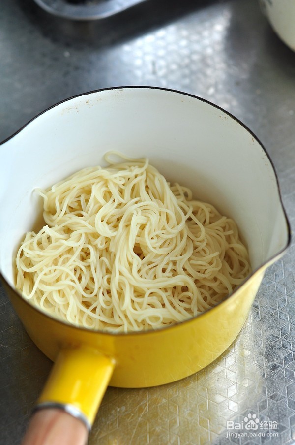 辣椒炒双食的做法