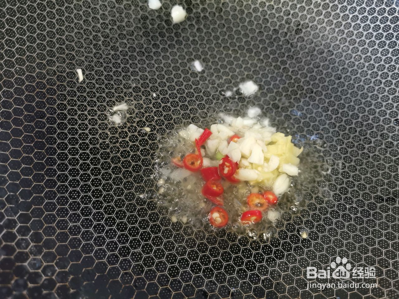 韭菜炒鸭血的做法