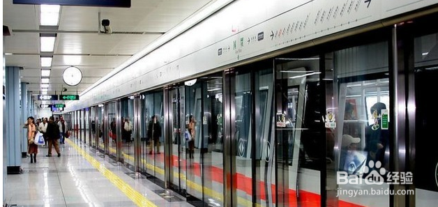 如何在节假日选择最佳的出行路径