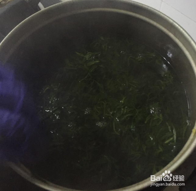 如何泡艾叶水澡