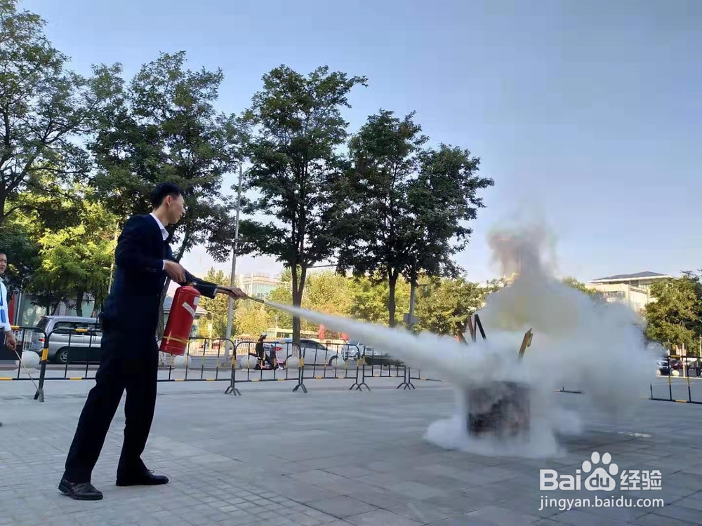 便携式灭火器的正确使用方法