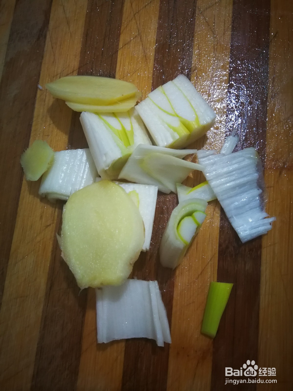 简单好操作的红烧排骨