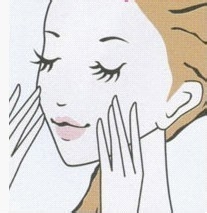 妆水，精华和乳液的正确涂抹方法