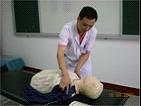 执业医师实践技能考试中的心肺复苏术如何操作