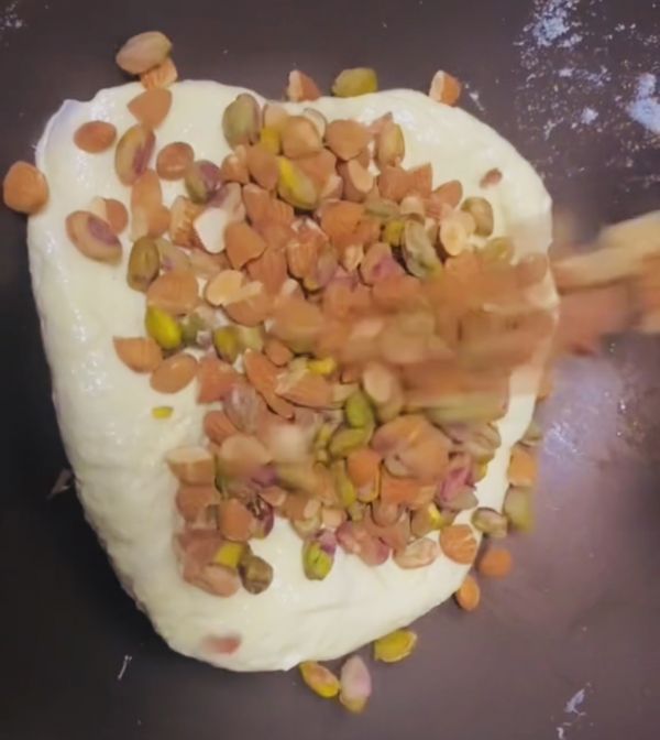 开心果大杏仁牛轧糖