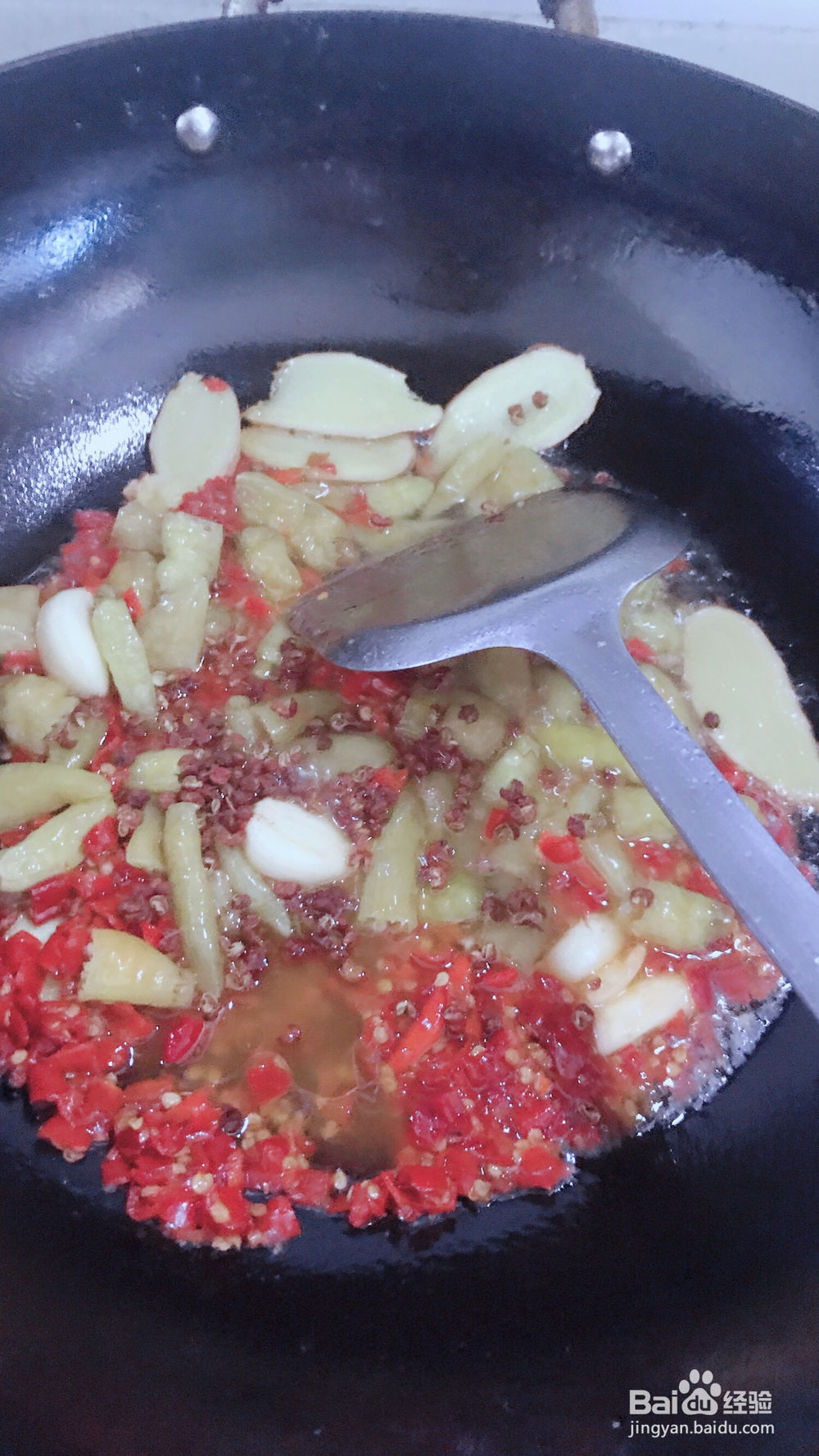 怎么做東東家泡椒田鸡?