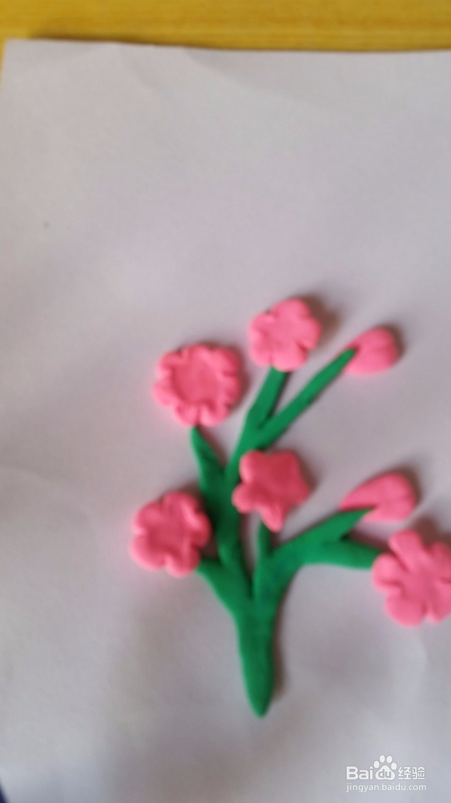 漂亮的梅花小彩泥制作