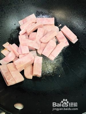 养生食补白菜火腿年糕汤