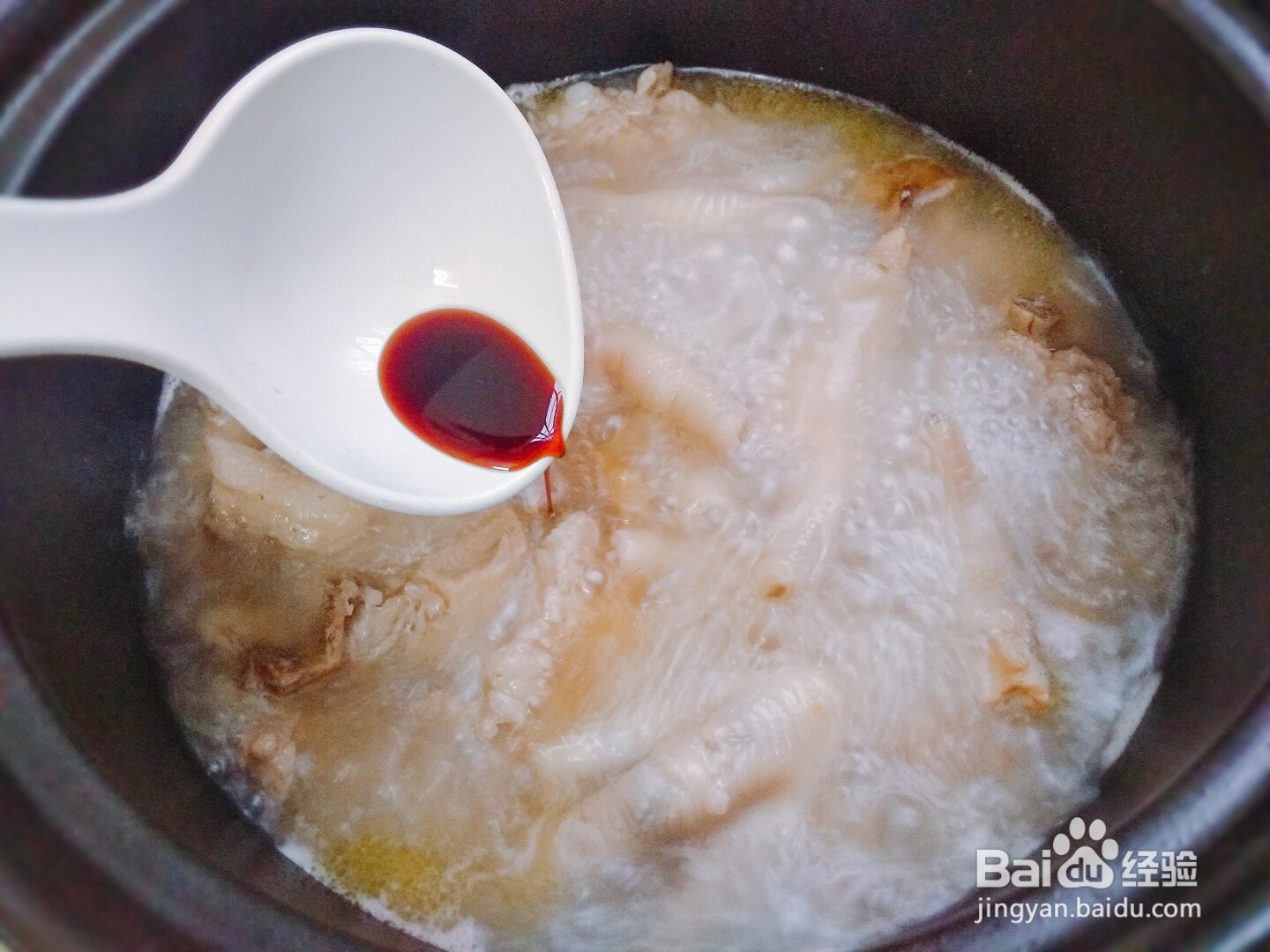 板栗排骨鸡爪汤的做法