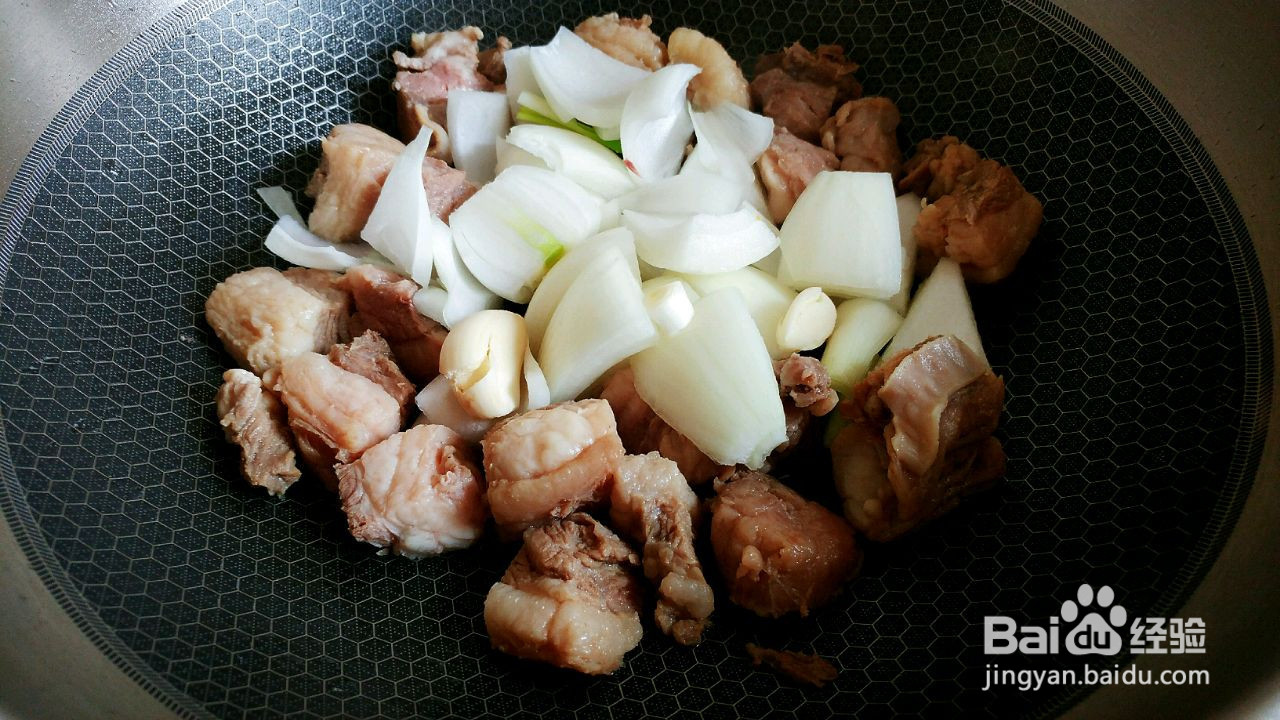 啤酒牛腩酱芋头的做法