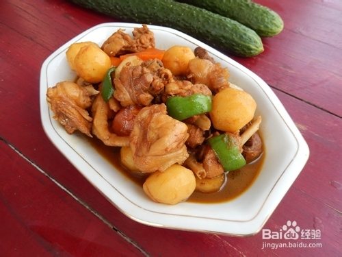 如何做美味炖菜:土豆炖鸡块