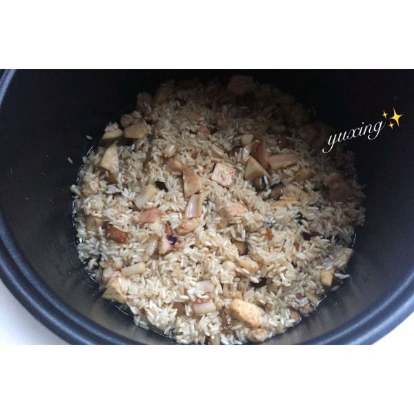 香芋海鲜糯米饭