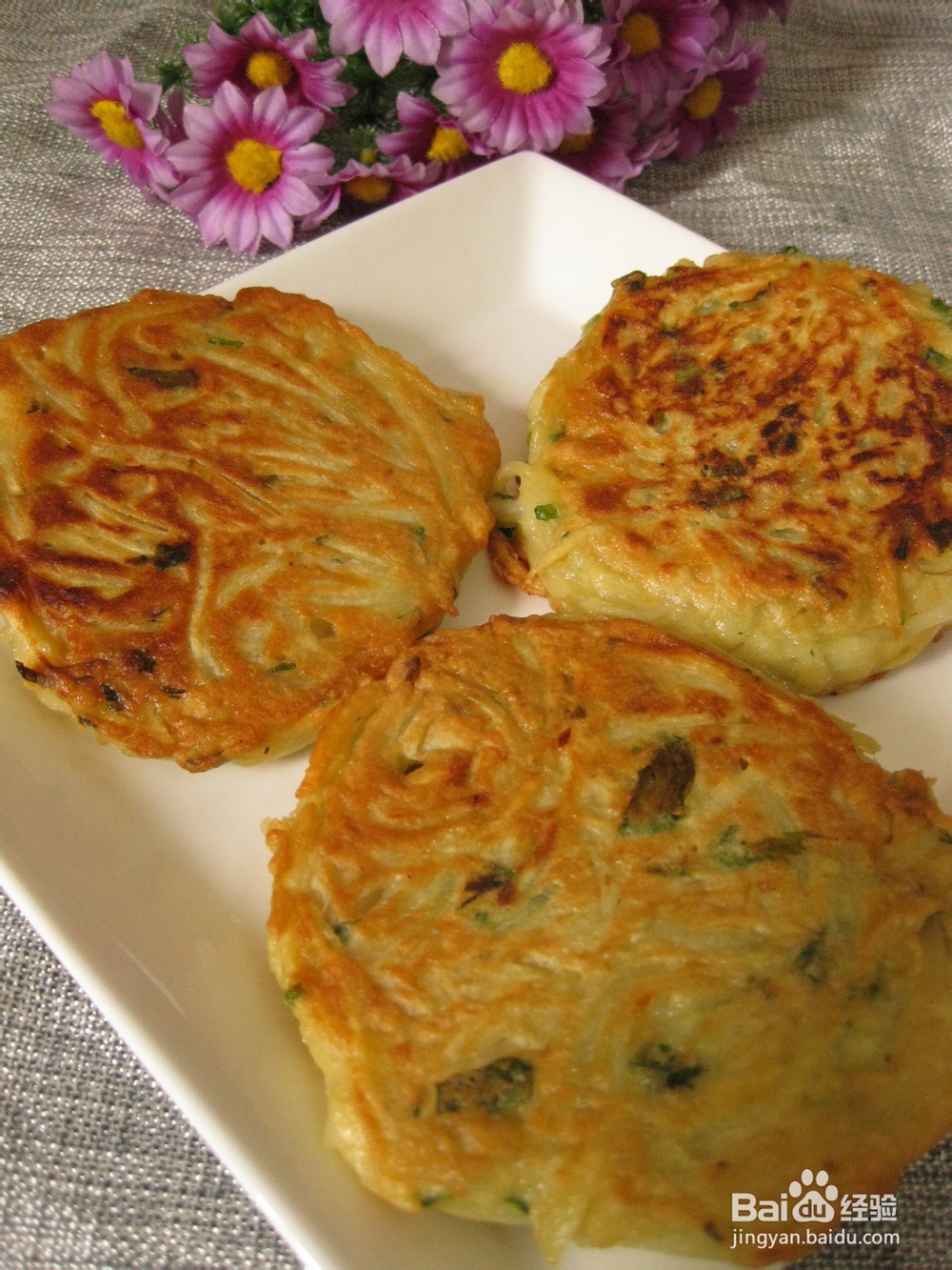 简单的午餐土豆丝饼