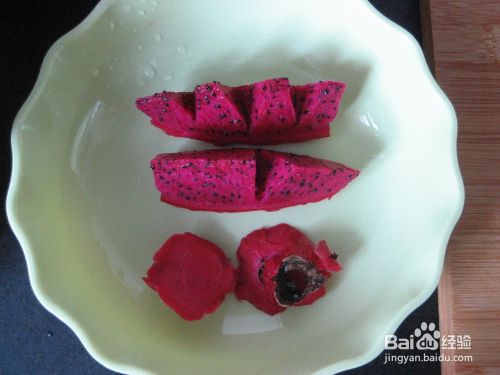 漂亮的果盘——西瓜火龙果加桔子
