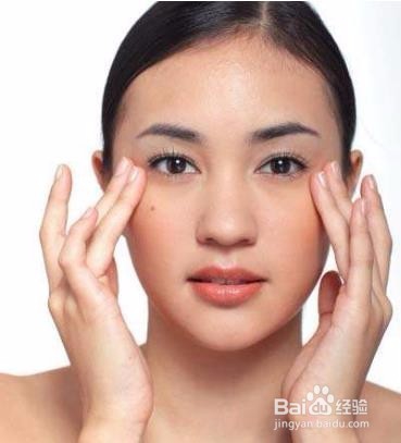 消除眼周暗沉浮肿的方法介绍