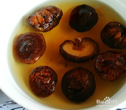 双菇蚝油辣肉烩油条