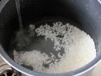 雪梨枸杞粥的做法