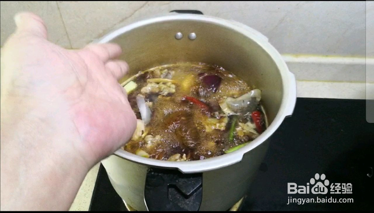 筋头巴脑牛肉火锅的做法