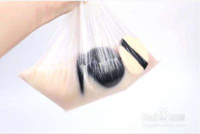 简易且实用的化妆工具清洗方法