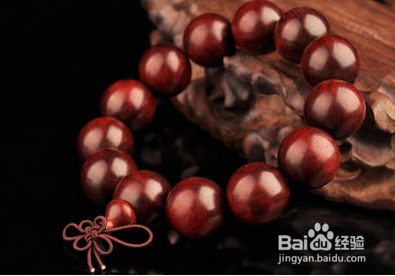 小叶紫檀手串鉴别及盘玩