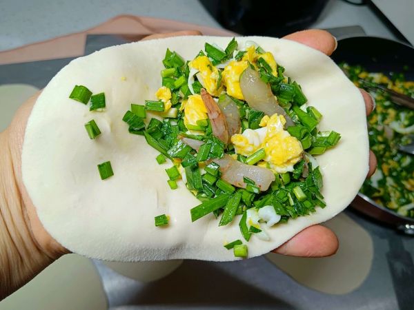 韭菜虾仁鸡蛋盒饼