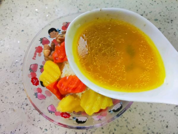 咖喱土豆鸡块盖浇饭