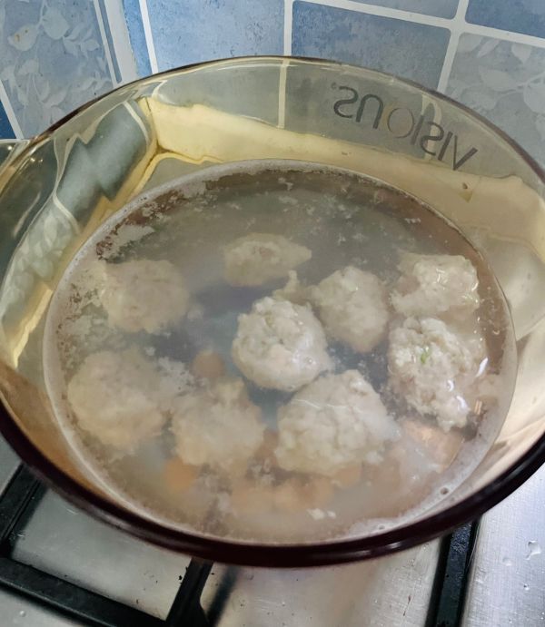 鸡肉丸雪见汤锅