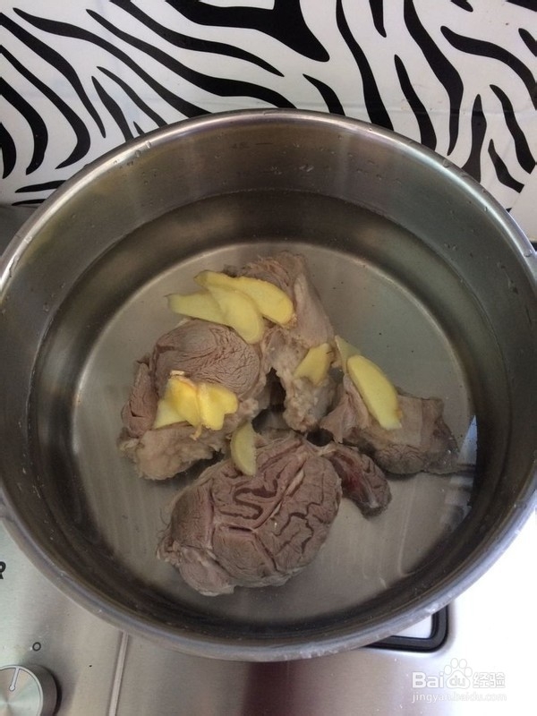 家常卤牛肉的烹饪方式,简单又好吃