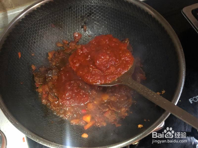 番茄香肠辣意面的做法