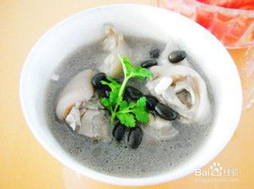 姜哥私房菜——黑豆炖猪蹄