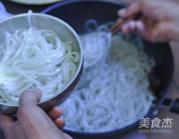 没有辣椒的酸辣粉