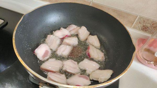 猪肉排骨烩酸菜