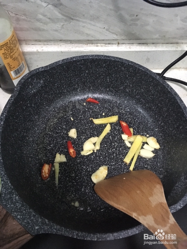 抢着吃的紫苏焖鸭