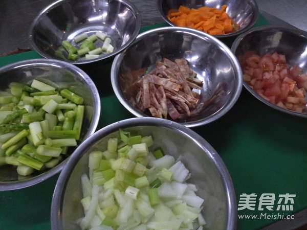 黄金奶油蔬菜浓汤