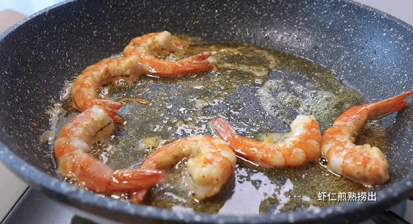 荷包蛋虾仁荞麦面