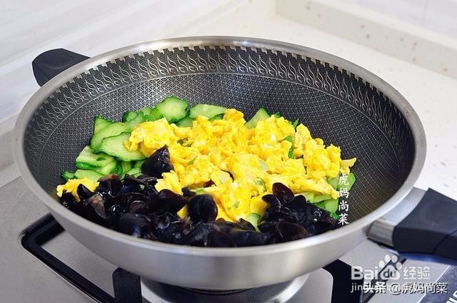 年后清肠胃菜:黄瓜木耳炒鸡蛋的