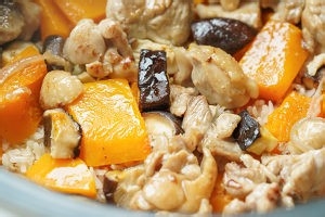 教你制作美味的南瓜鸡肉焖饭