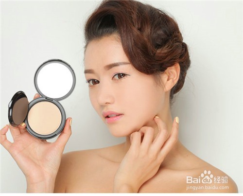 基础的化妆工具都有哪些？新手美眉快来学习！