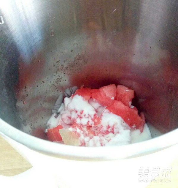 西瓜奶昔的做法