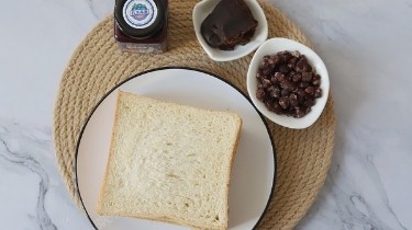 果酱蜜豆三明治的做法