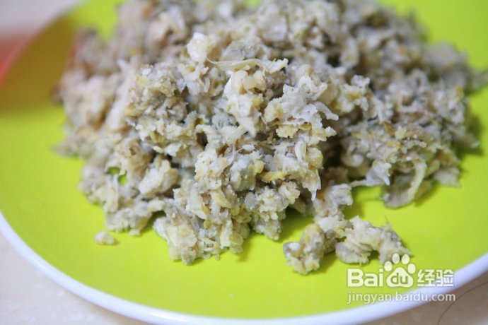 美食12：芳香四溢的洋槐花蒸菜