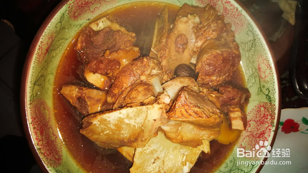 五香肉粽子和豌豆花生糯米粽子