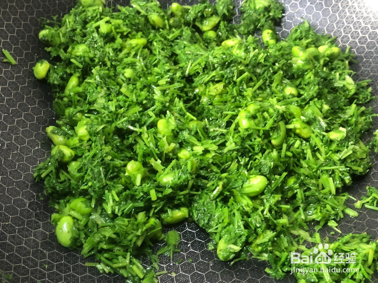 毛豆炒萝卜缨