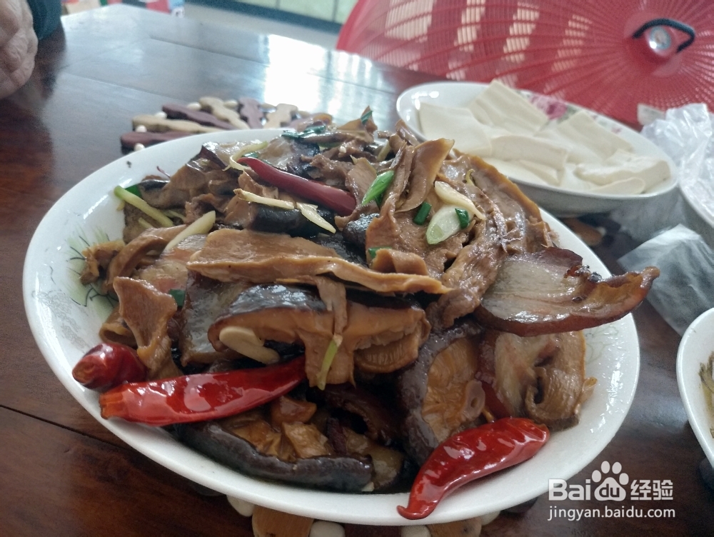 让人流口水的冬菇笋干腊肉