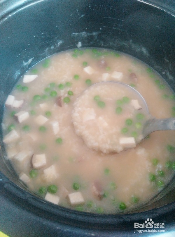 杏鲍菇豌豆肉粥的步骤