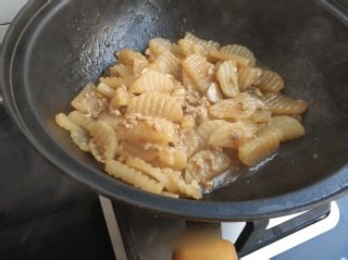 家常蚝油肉末炖萝卜